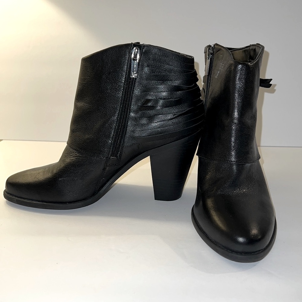 Women’s Like New Jessica Simpson Black Leather Western Ankle Booties Size 10